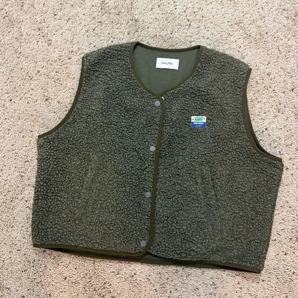 NWOT AMERICAN VINTAGE hoktown fleece sherpa vest M/L - Picture 2 of 7